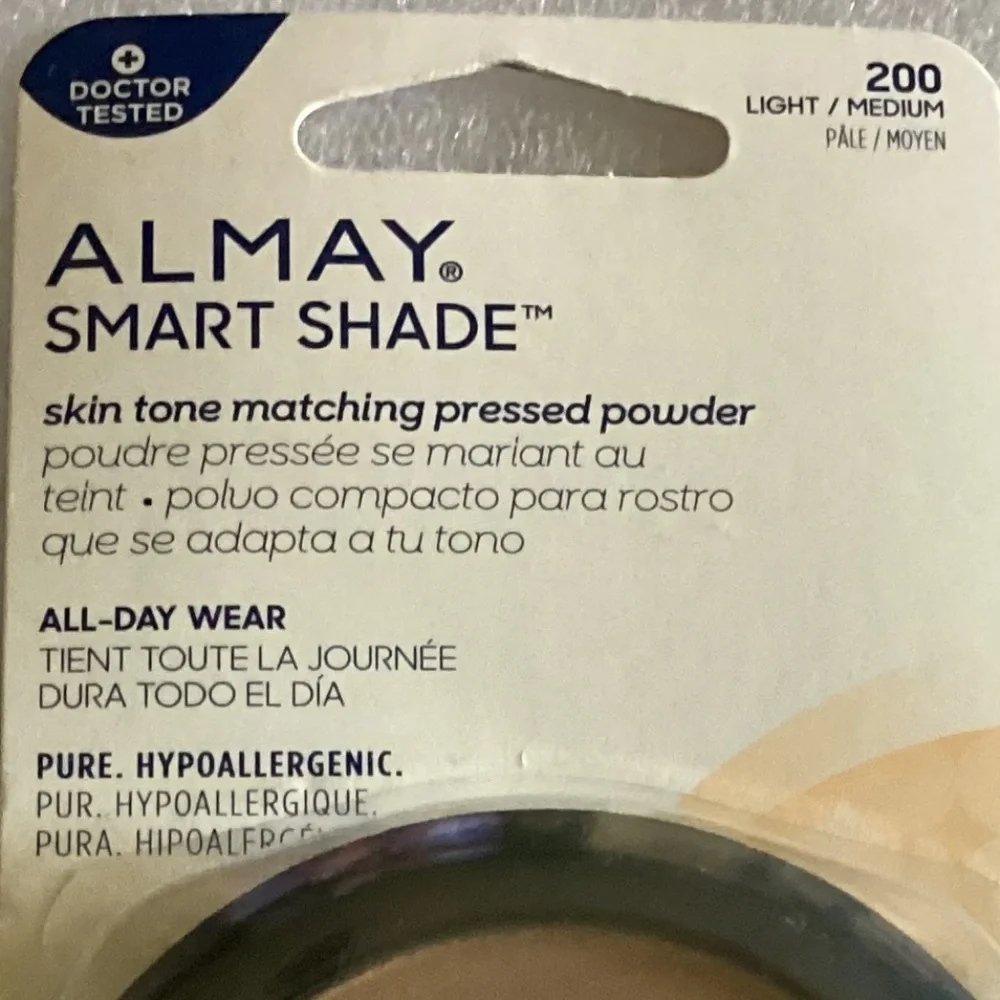 Almay Smart Shade skin tone matching pressed powder 200 Light/Medium